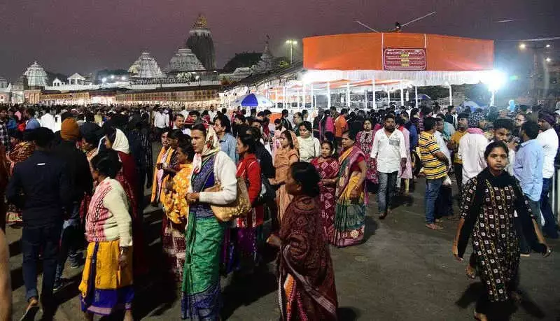 Puri's New Year Dilemma: Should Lord Jagannath Stay Awake for Midnight Darshan?
