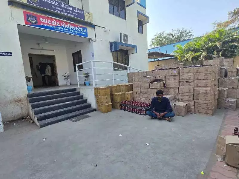 Rajkot SMC Seizes IMFL Consignment Worth Rs 2.22 Crore in Late-Night Raid