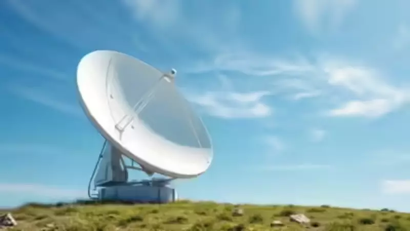 Scindia Urges Starlink, OneWeb to Adopt Affordable Pricing for India Launch