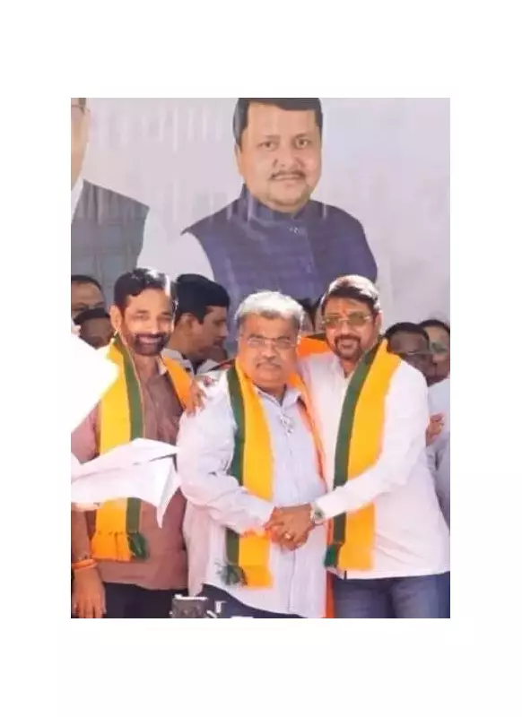 Shiv Sena (UBT) Hit as Veteran Subhash Bhoir, Son Join BJP in Thane