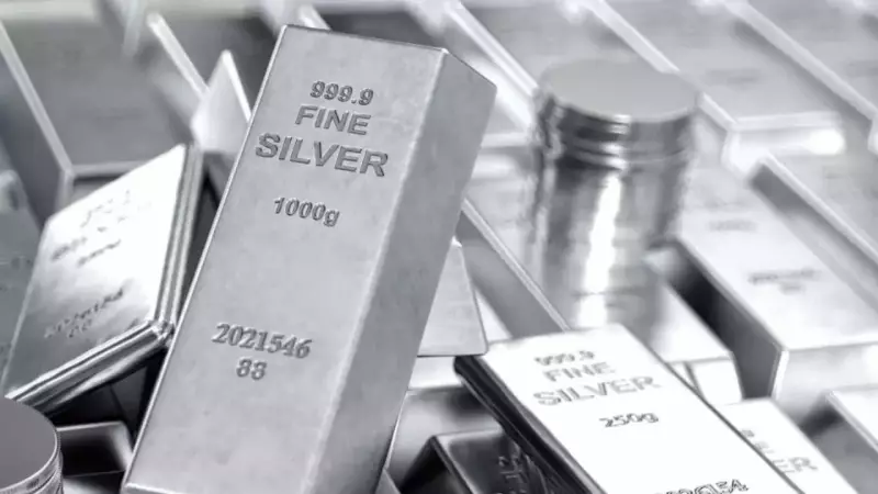Silver Soars to Record ₹2.36 Lakh/kg, Gold Hits High on Global Cues