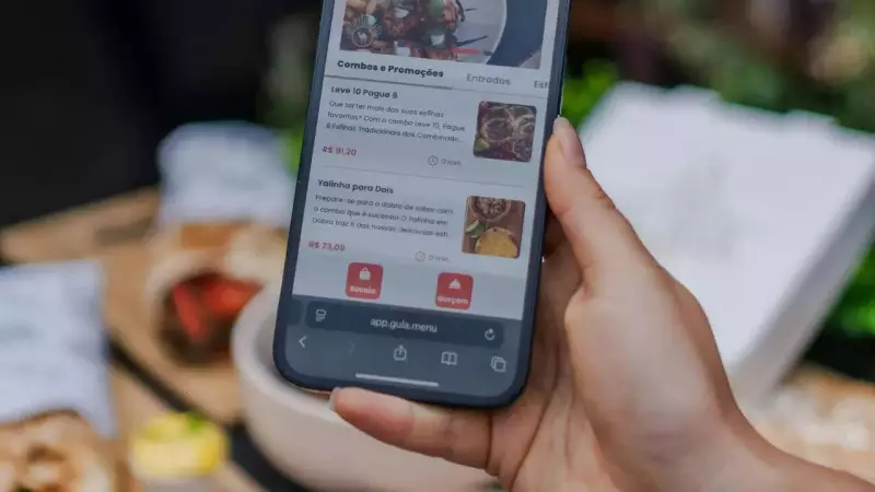 Smartphone Pinky: Is Your Little Finger Paying the Price for Your Screen Time?