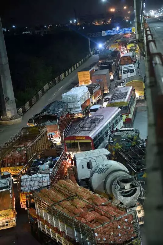 Supreme Court Questions Delhi's Toll Plazas, Asks MCD to Consider Suspension