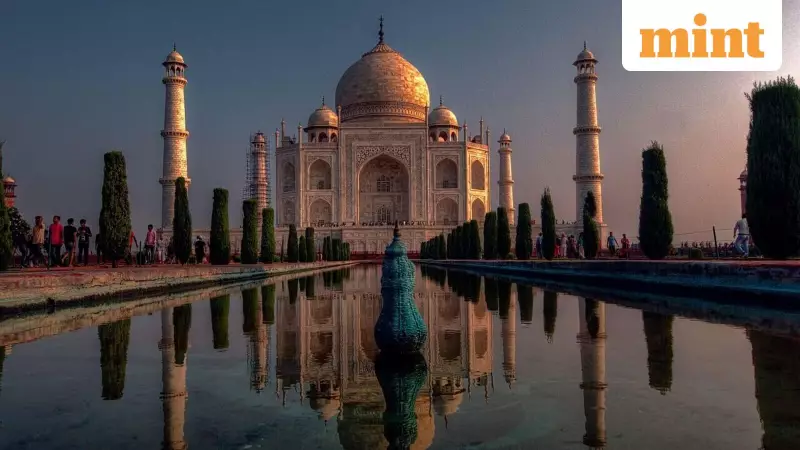 Taj Mahal Vanishes! Tourists Stare at Blank Wall as Dense Fog Envelops Agra