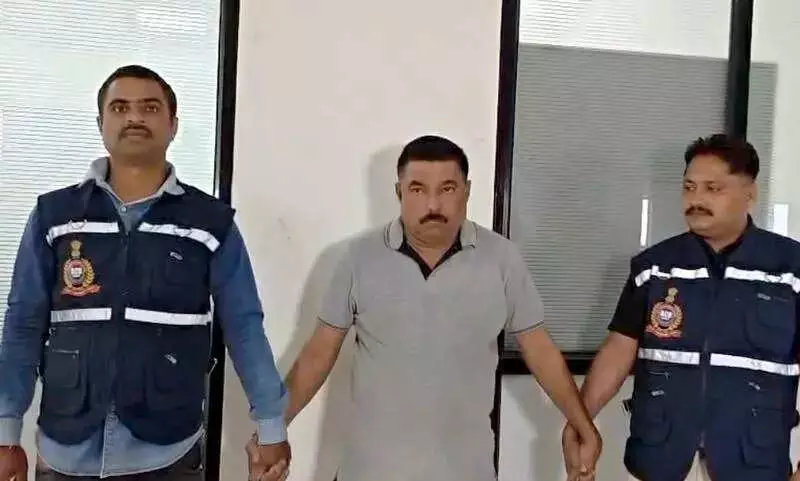 Trader Arrested in Vadodara for Rs 2.5 Lakh Bribe, Claims Link to Cop