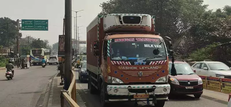 Trichy Bans Heavy Vehicles at Palpannai Junction from Jan 1 to Ease Traffic