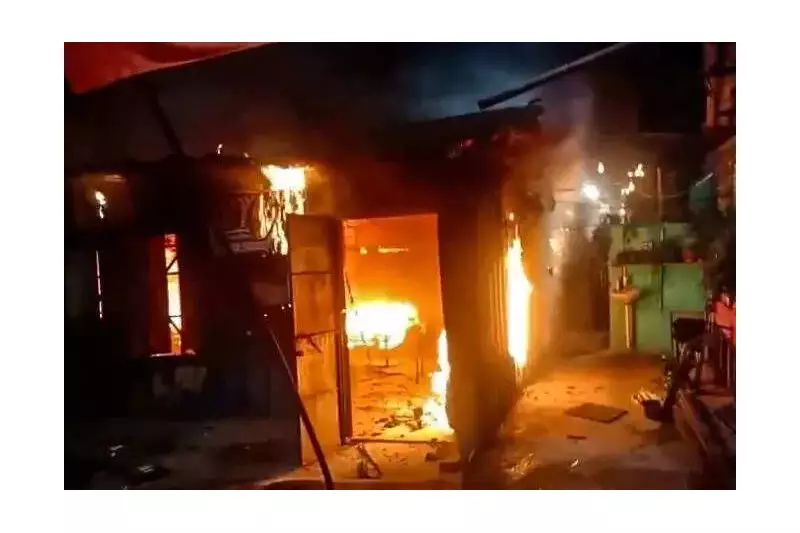 Two Dead in Delhi Homeless Shelter Fire: Arjun, 19, and Vikas, 42, Killed