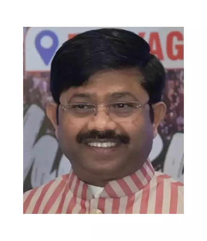 UP Cabinet Approves Rs 15,189 Crore Investment for 12 Mega Industrial Units