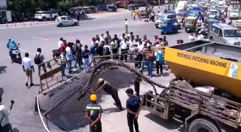 Vadodara's Rs 62 Crore Road Projects Face Delays Despite October Work Orders