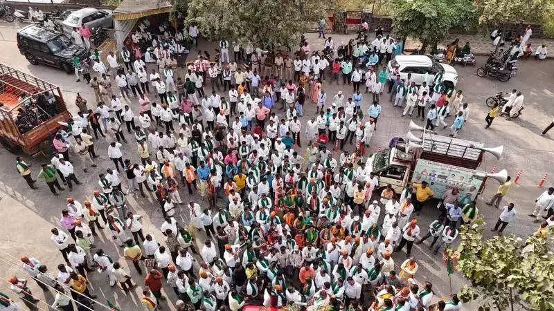 Vijayapura Farmers' Tractor Rally Demands Govt Action on Crop Issues