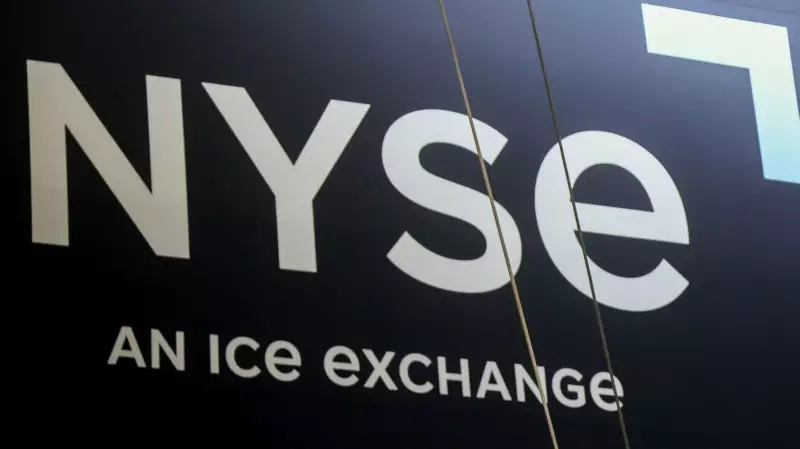 Wall Street Flat in Short Christmas Eve Session; S&P 500 Nears Record