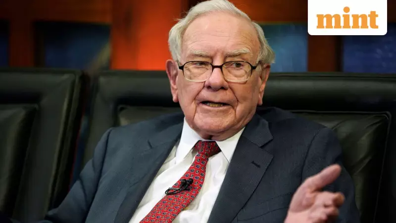 Warren Buffett's Christmas Stock Gifts: A $10,000 Lesson in Investing