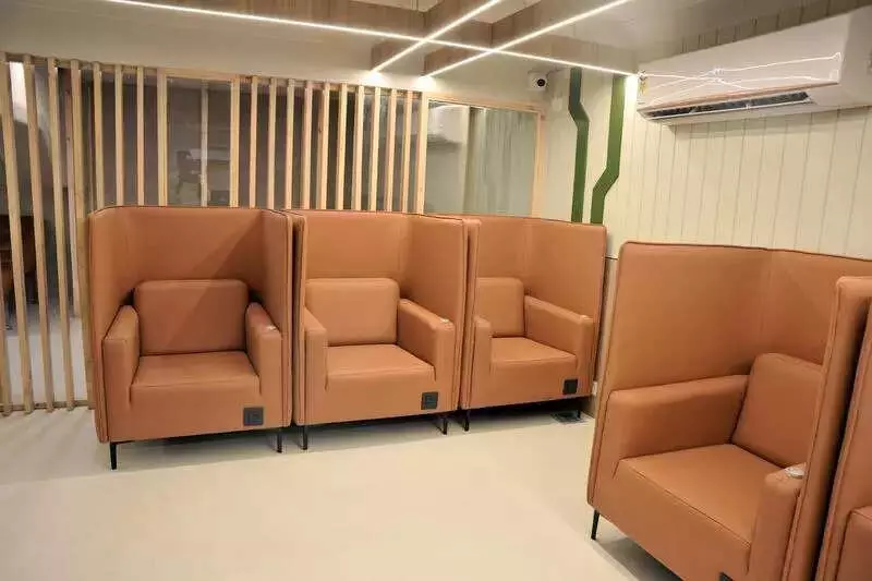 Western Railway Launches Digital Lounge at Mumbai Central for Rs 3.2 Crore Revenue