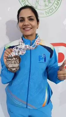 Lucknow Mom, 46, Wins Silver for India at Asian Powerlifting Championship