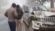 4 Injured in West Champaran Head-On Collision Between SUV & School Bus Amid Dense Fog