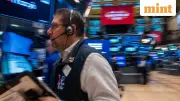 AI Boom Fuels Record Stocks, But Economic Data Poses 2026 Risk