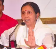 BREM Leader Sulekha Kumbhare Accuses Minister Bawankule in Pune Land Scam