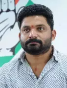 Congress Issues Show-Cause Notice After Rival Slogans at Mangaluru Airport