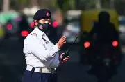 Delhi Traffic Police Battle Toxic Fumes & Winter Chill: A Sub-Inspector's Daily Struggle
