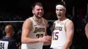 Lakers' Doncic & James Lead 125-101 Kings Rout, Reaves Sidelined