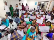 Madurai Market Vendors Protest E-Tender Allocation, Demand Their Shops Back