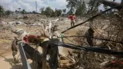 Over 900 Dead in Sumatra Floods, Hunger Threat Looms in Cut-Off Villages