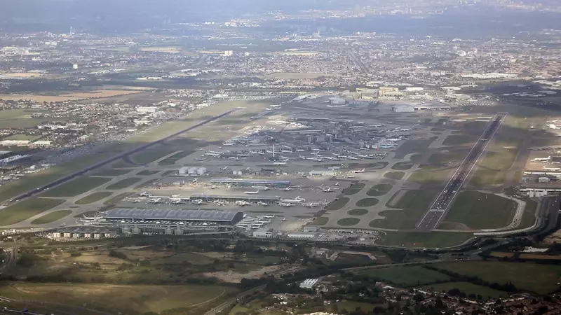 5 Major Airports That Enforce Night Curfews: Reasons Behind the Silence