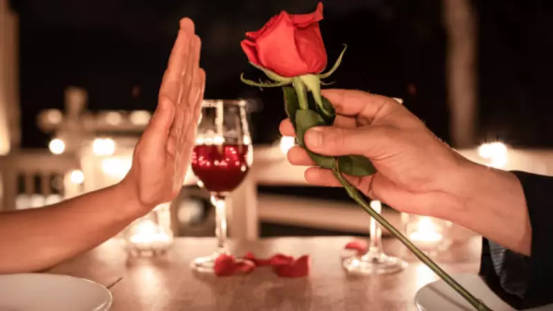 5 Slow Red Flags in Dating That Are Easy to Miss