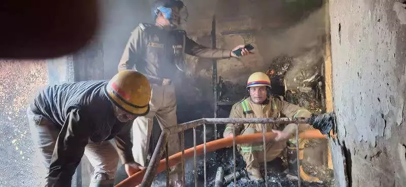 73-Year-Old Woman Dies in Andheri Building Fire, Rescue Efforts Underway