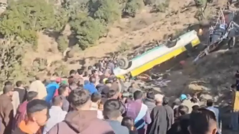 8 Dead as Bus Plunges Down Hill in Himachal's Sirmaur, Rescue On