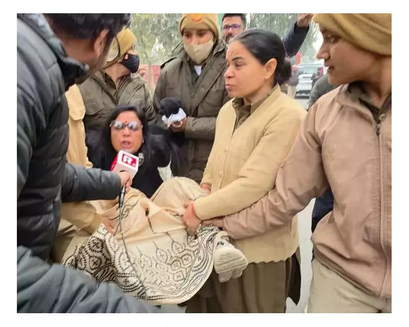 8 TMC MPs Dragged by Delhi Police in Protest, Mamata Slams BJP's 'Arrogance'