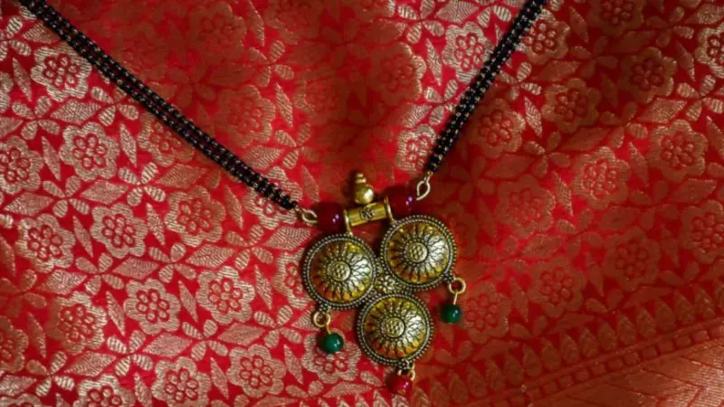 AIIMS Bhopal Staffer's Mangalsutra Snatched in Hospital Lift, CCTV Captures Crime