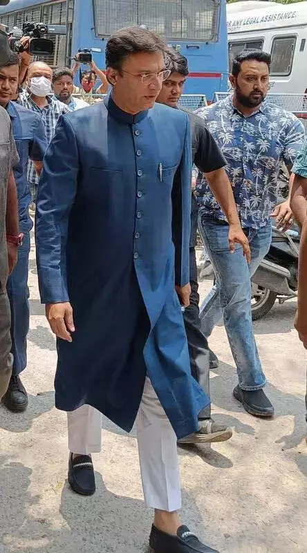 AIMIM's Akbaruddin Owaisi: Those Who Renamed Aurangabad Should Not Be Mayor