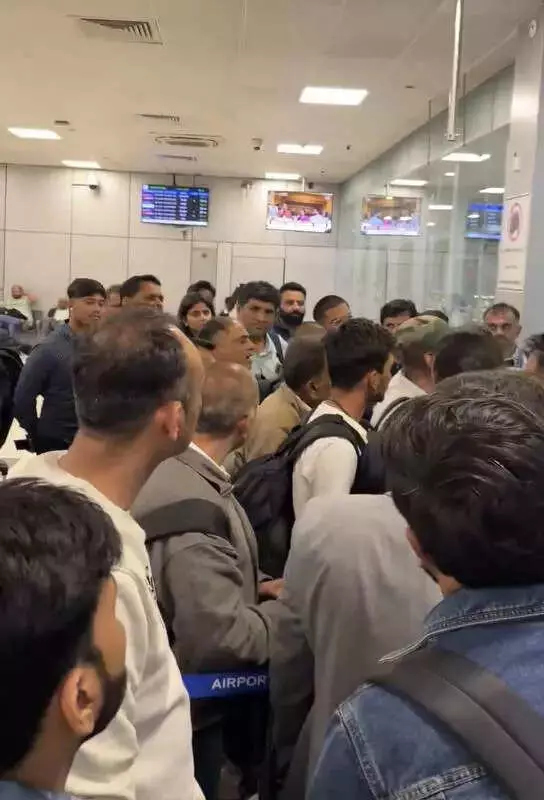 Akasa Air passengers endure 11-hour ordeal at Pune airport due to flight delays and cancellations
