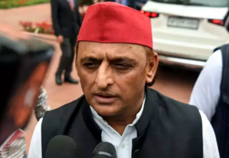 Akhilesh Yadav Blames BJP Ego for Shankaracharya's Unprecedented Magh Mela Retreat