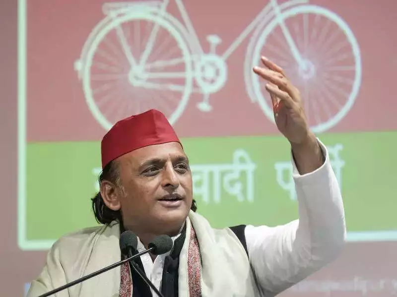 Akhilesh Yadav Slams BJP Over Swami Avimukteshwaranand Incident at Magh Mela