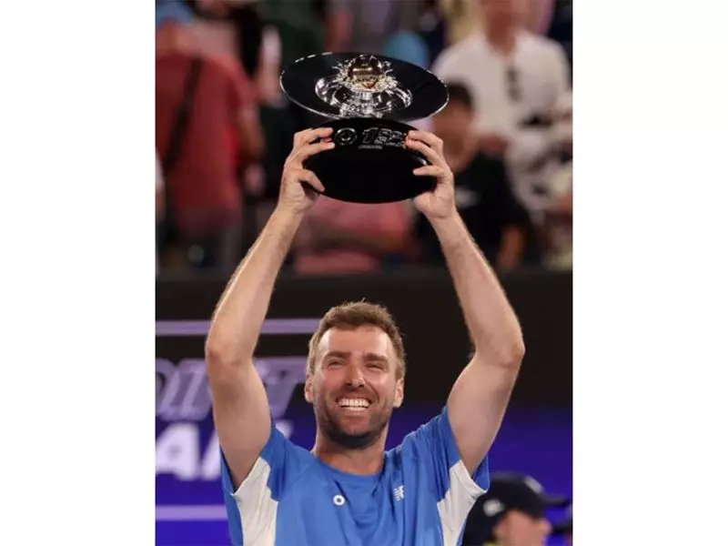 Amateur Jordan Stuns Pros, Beats Sinner to Win Exhibition 1-Point Slam