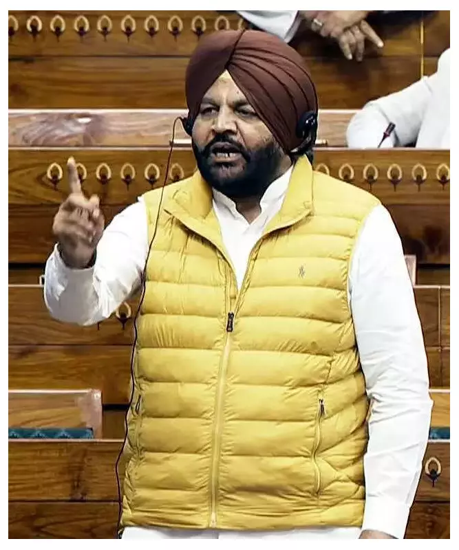 Amritsar: Villagers Protest Alleged Dawn Raids, Harassment by Power Dept Staff