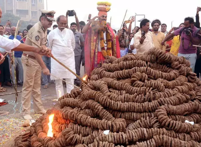 Andhra Pradesh Celebrates Bhogi with Grand Bonfires and Cultural Traditions