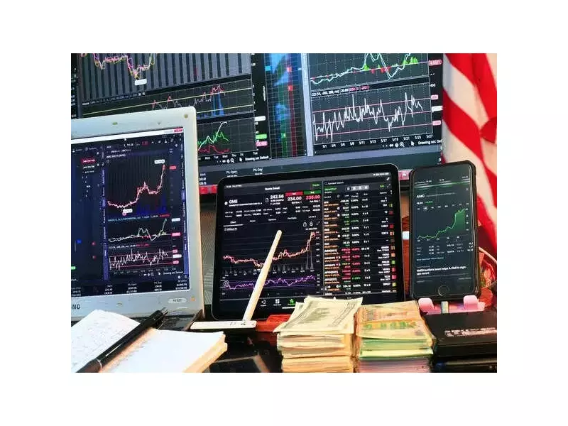 Asian Markets Rise on Wall Street AI Rally; Eyes on US Data