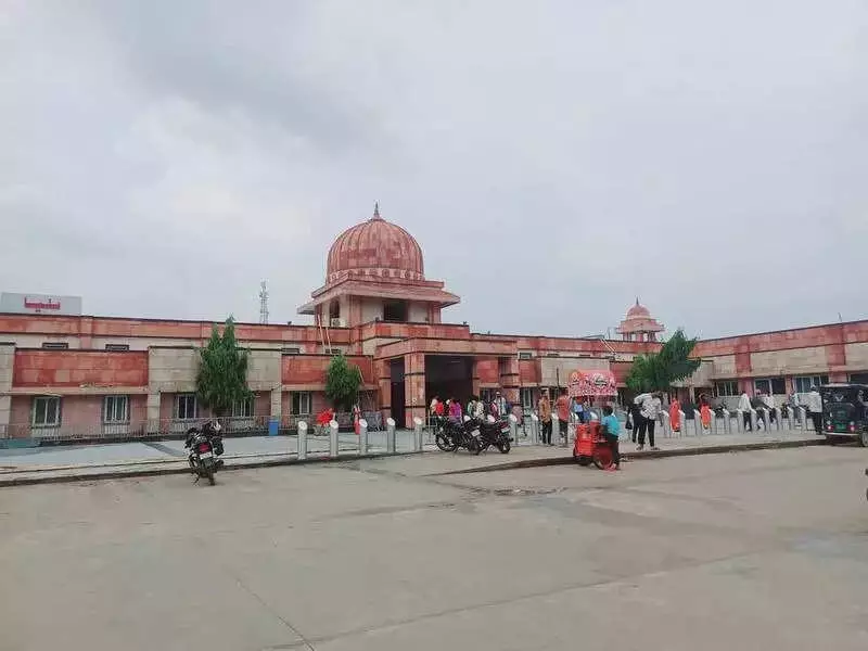 Ballia Railway Station Gets North India's First Premium Branded Clothing Outlet