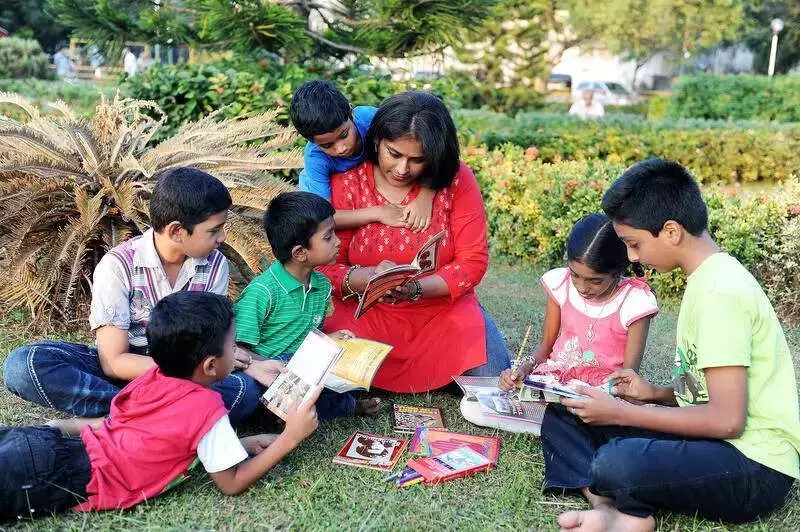 Bengaluru Youth Ditch Doomscrolling for Books: New Year 2026 Resolutions Focus on Reading