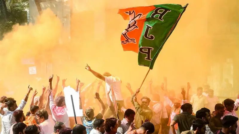 BJP Gains Advantage in Mumbai as Opposition Splits Votes in Multi-Cornered Fights