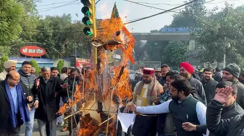 BJP Leaders in Jalandhar Burn Atishi's Effigy Over Alleged Disrespect to Sikh Gurus