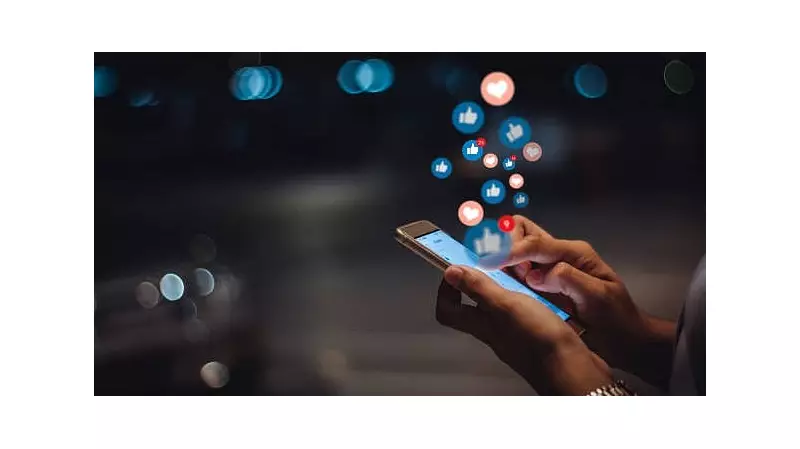 Breaking Free from Social Media: Essential Lessons for Students and Freshers