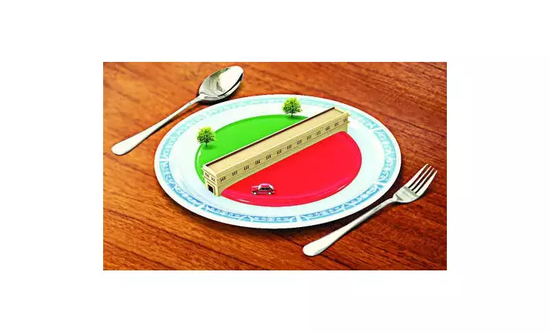 Calangute's Unregulated Food Carts Spark Controversy Over Tourism and Regulations