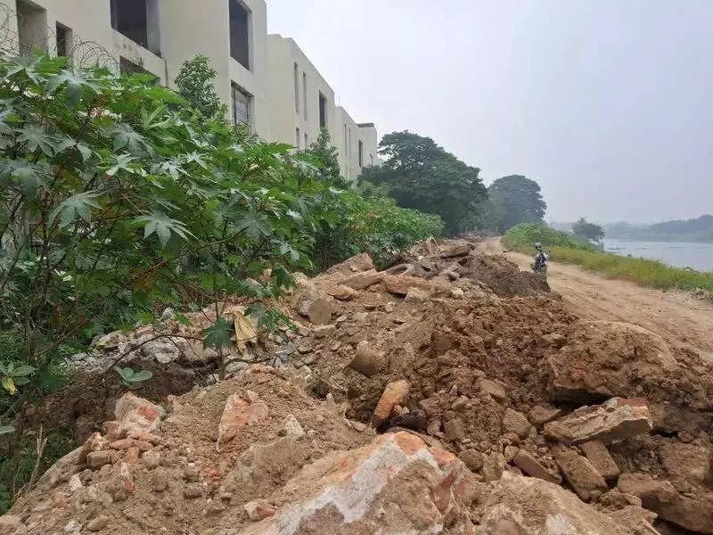 Chennai's Kotturpuram Lake Bund Green Initiative Destroyed by Illegal Debris Dumping