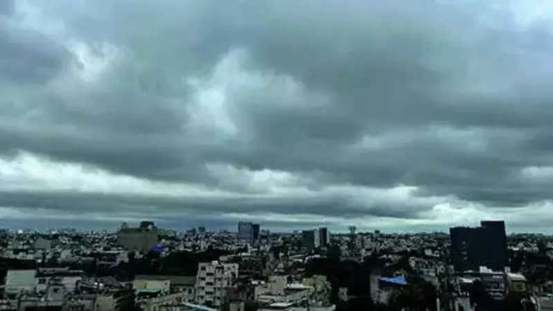 Chennai's Saturday Rain Fizzles, IMD Keeps Yellow Alert for Sunday with 6-12cm Forecast