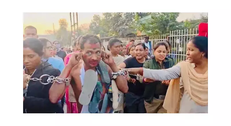 Chhattisgarh Police Parade Accused with Slipper Garland in Raigarh After Constable Assault