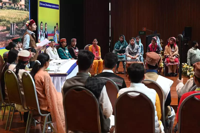 Chhattisgarh Tribal Student Garima Dhruwa Shines in Delhi with Model Youth Gram Sabha